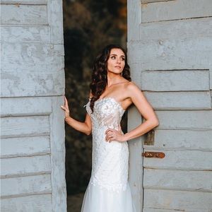 MadiLane Wedding Dress “Demi” w/cathedral length MadiLane veil